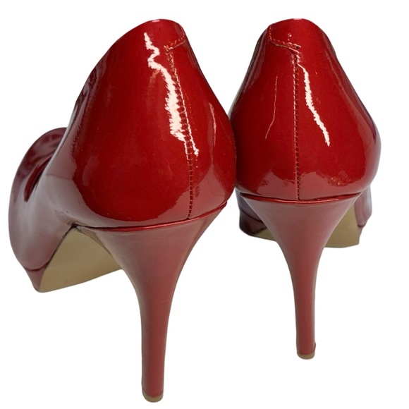 Arturo Chiang Red Kitten Heels 5” - Picture 2 of 5
